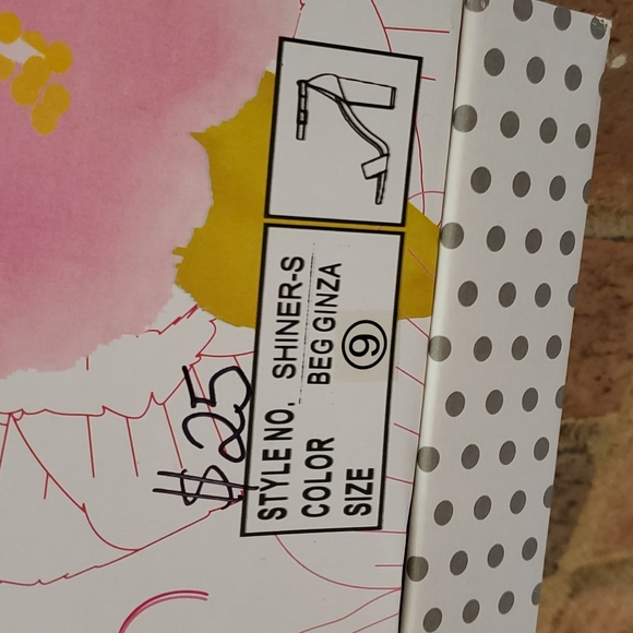 Fabric covered block heel sandals - Picture 10 of 10